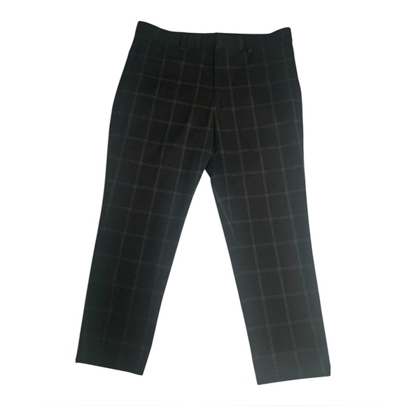 H&M Tapered Cropped by H&M
in black with a white checkered Slim Petite Sz 30 - Picture 1 of 4